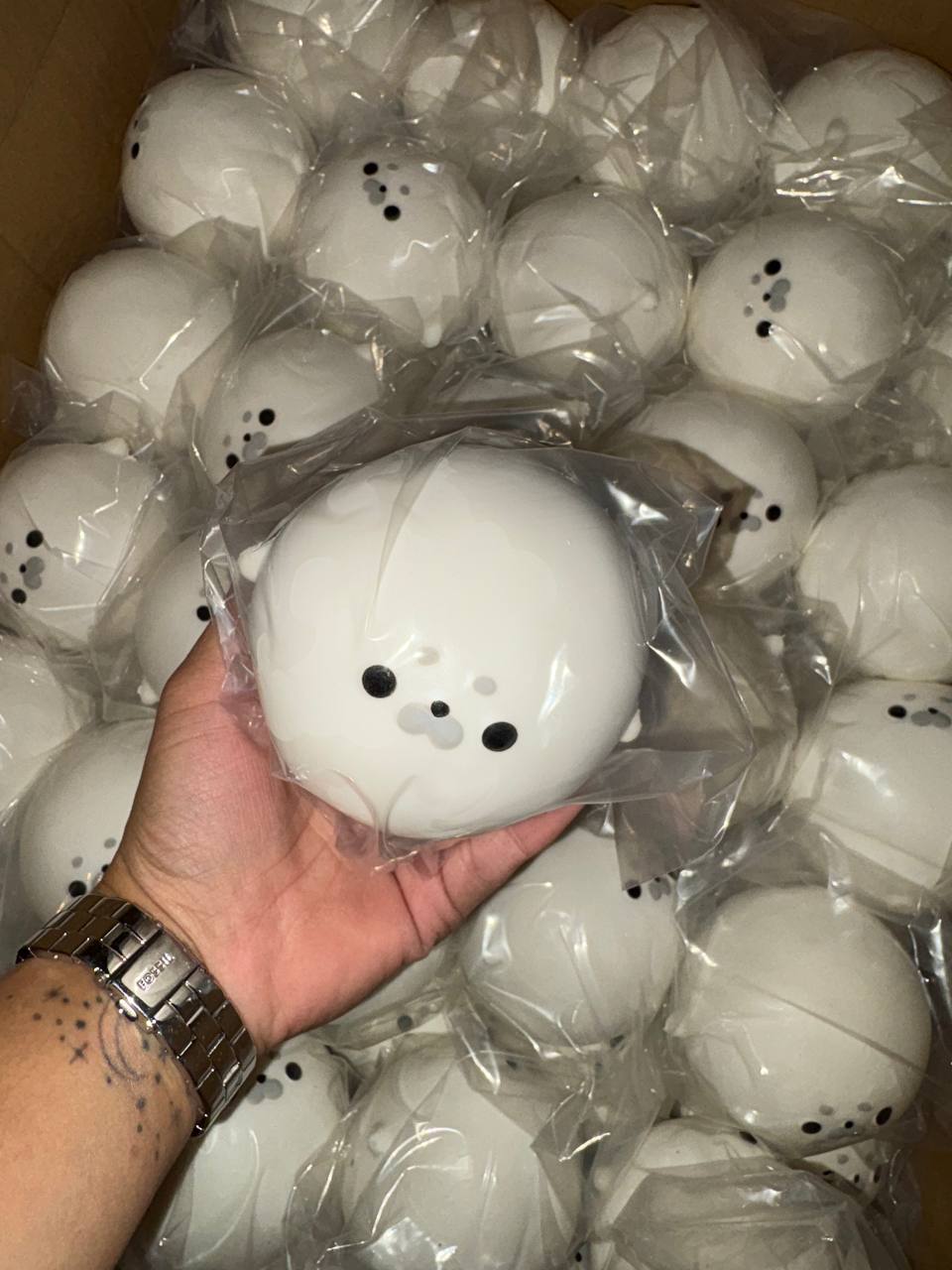 Hachimi Seal Balloon White