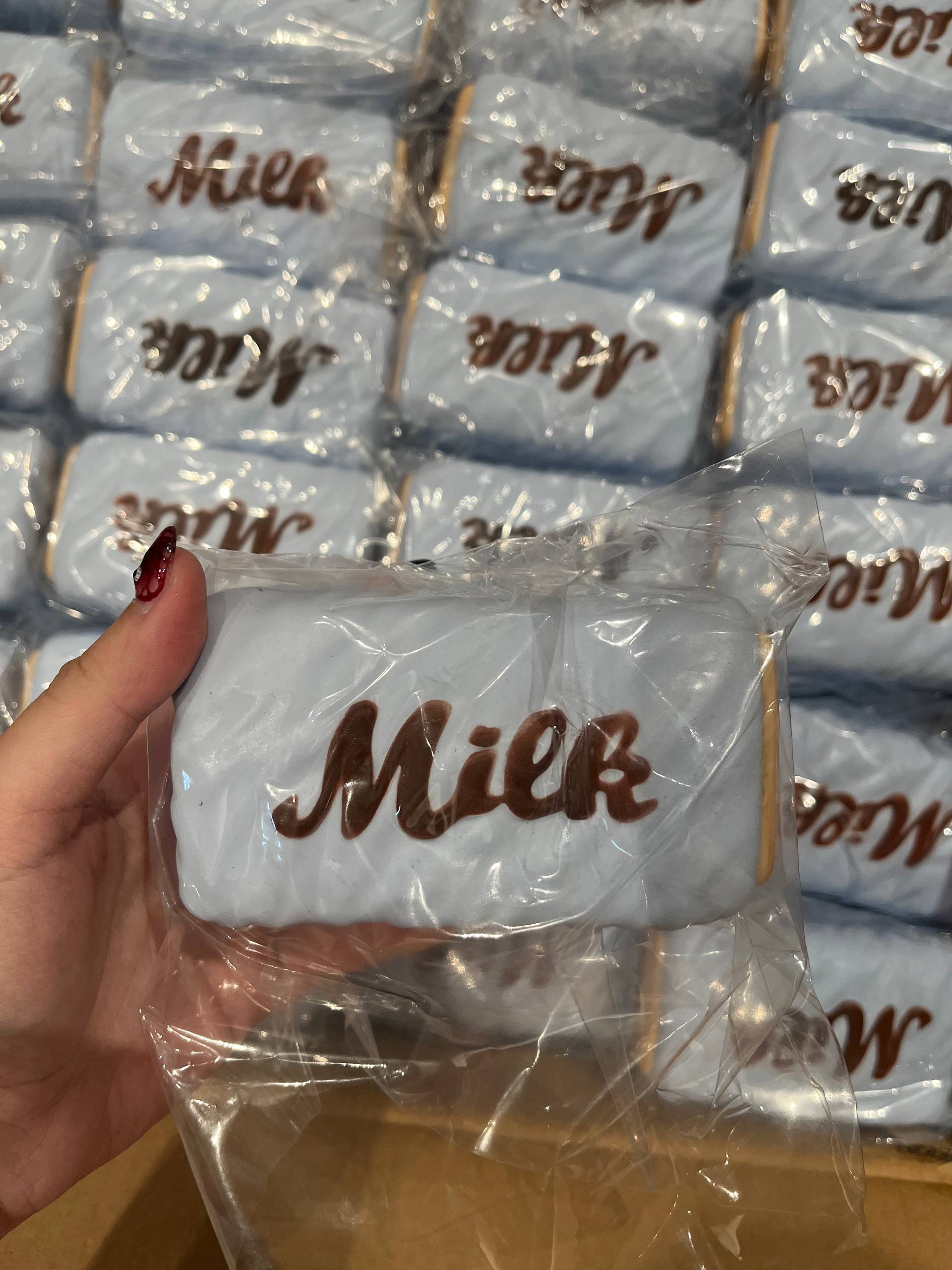 Zaizai Blue Milk Bar